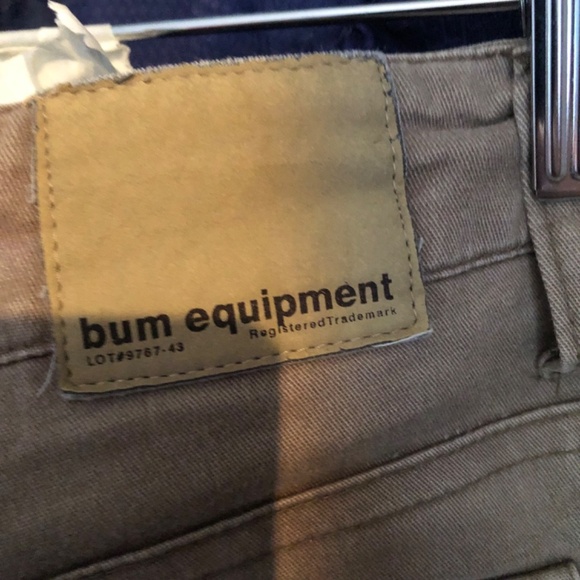 Green size 14  Bum Equipment stretchable cropped pants, zipper, belt buckles - Picture 8 of 10